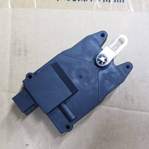 适用知豆D2 D2s车门锁机中控马达闭锁器门锁电机原厂配件