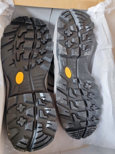 徒步旅行登山运动鞋 训练鞋 全新3514厂生产超轻复合底跑步鞋