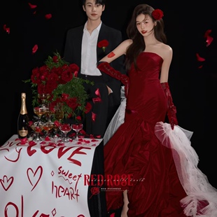 2026新款婚纱照外景旅拍道具红字母love背景布手拉条幅白色背景