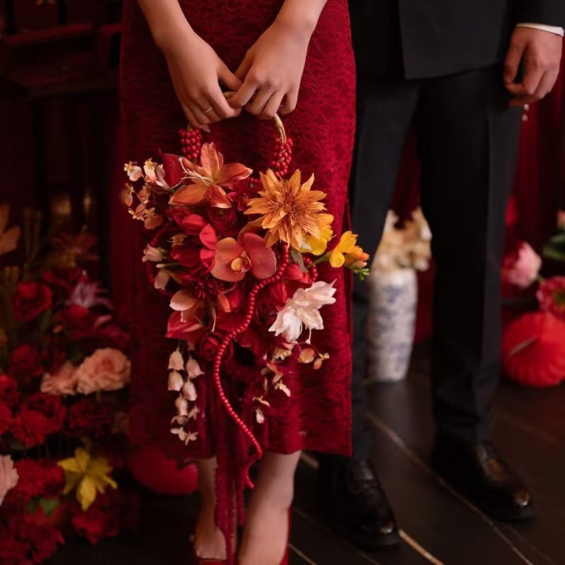 高级新中式手捧花仿真花结婚花束手提红色仿真花结婚订婚新婚礼物