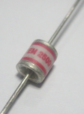 EPCOS 2500V陶瓷气体放电管 EM2500XS 2R2500V 5.5*6 B5G2500L