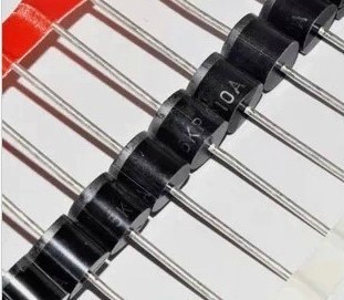 TVS管 瞬态抑制二极管 5KP12A 5KP12CA 5000W 12V