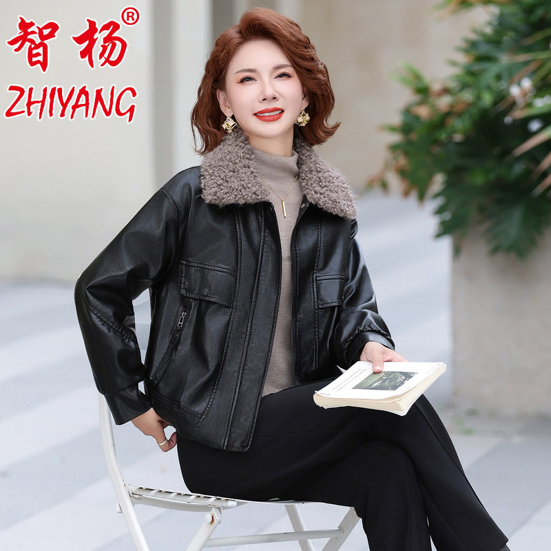 中老年妈妈秋冬短款皮衣外套