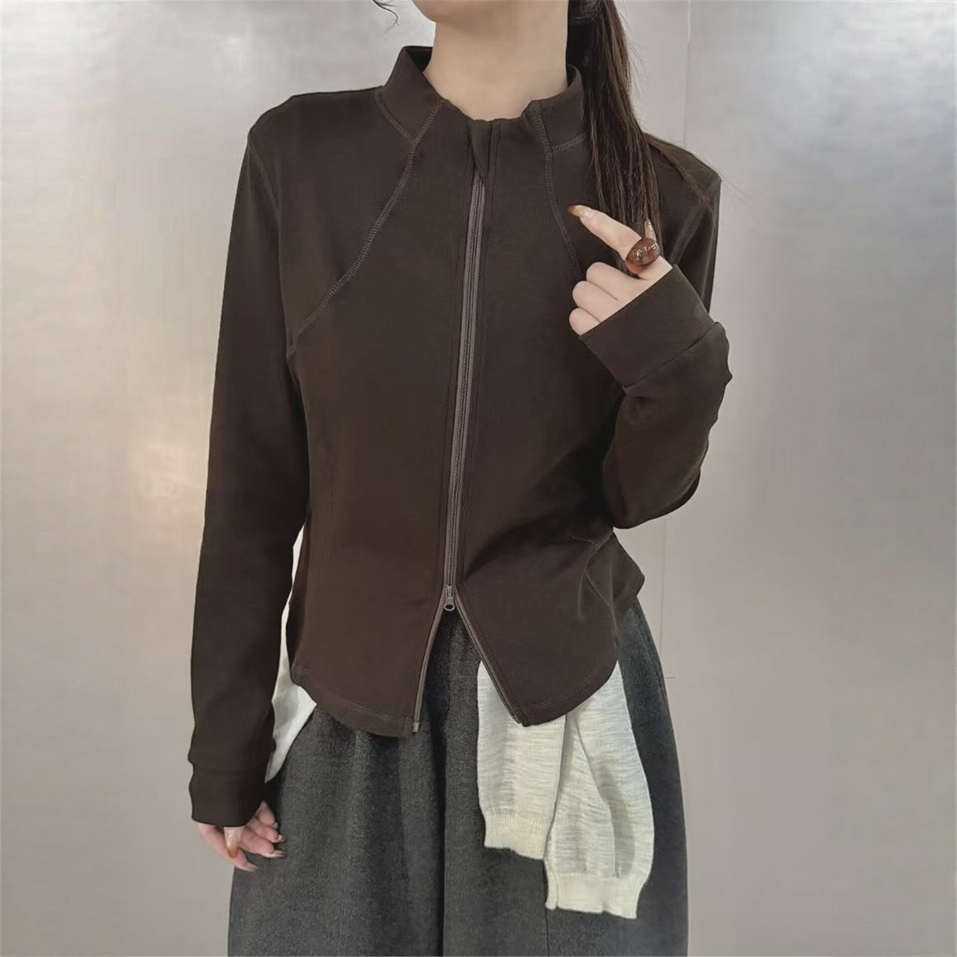 韩版通勤风立领拉链开衫女修身显瘦高级感短外套长袖纯色上衣2026
