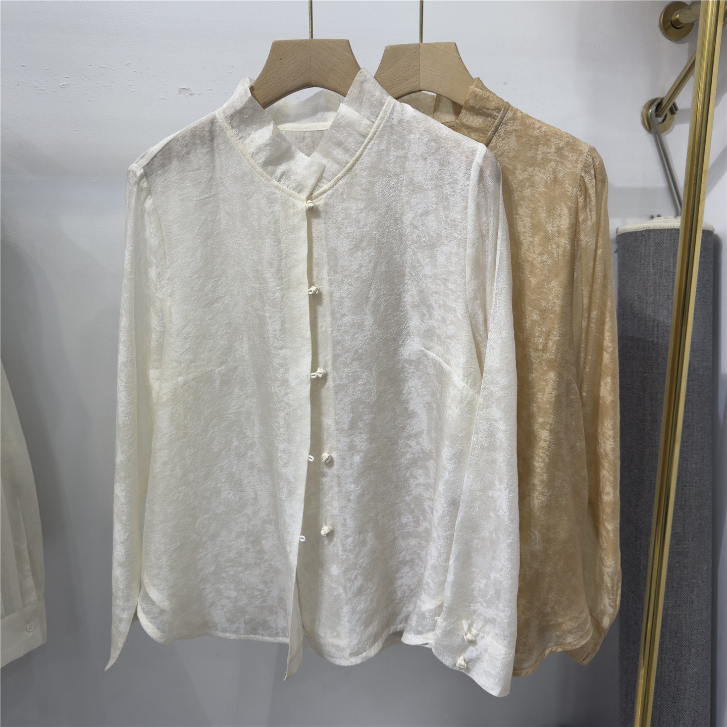 新中式立领衬衫女长袖宽松单排扣时尚休闲打底衫上衣个性2026春季