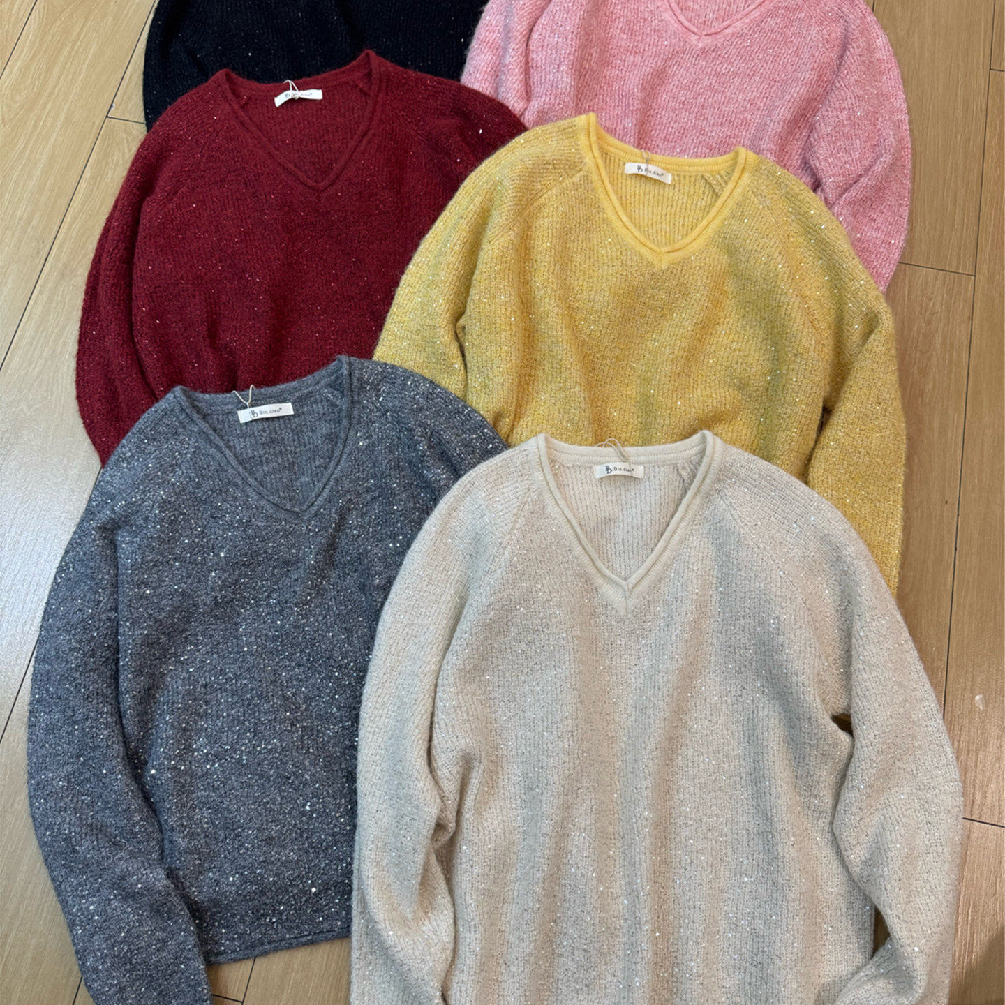 缤典BD正品静奢风V领亮片卷边女宽松百搭保暖毛衣多色闪亮针织衫c