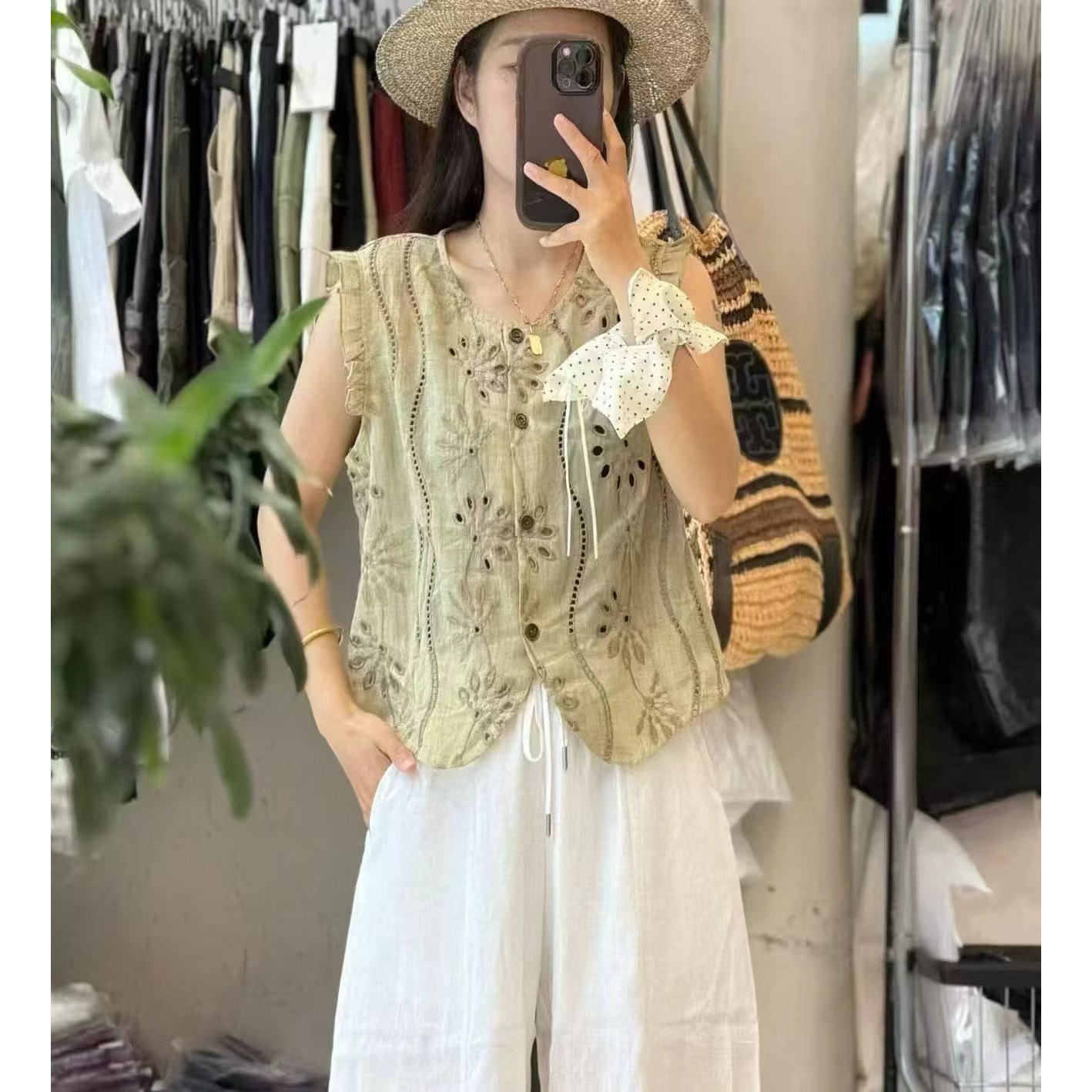 木耳边无袖背心马甲坎肩镂空设计感小众减龄温柔显瘦单排扣透气韩