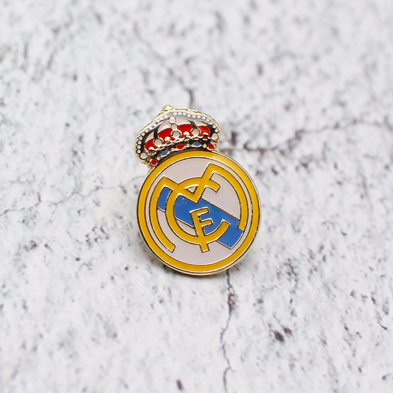 皇马徽章纪念品切尔西尤文周边世界杯阿根廷礼物礼品足球队徽胸针