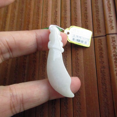 天然a货翡翠吊坠缅甸玉