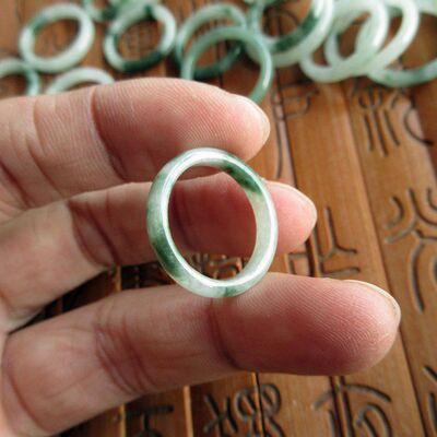 飘花戒指细条款A货翡翠玉