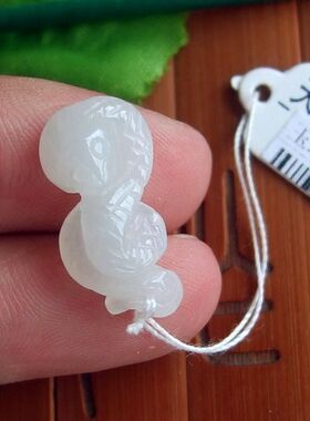 97632玉琳阁翡翠实物拍图缅甸玉天然A货翡翠玉小个款生肖蛇小吊坠