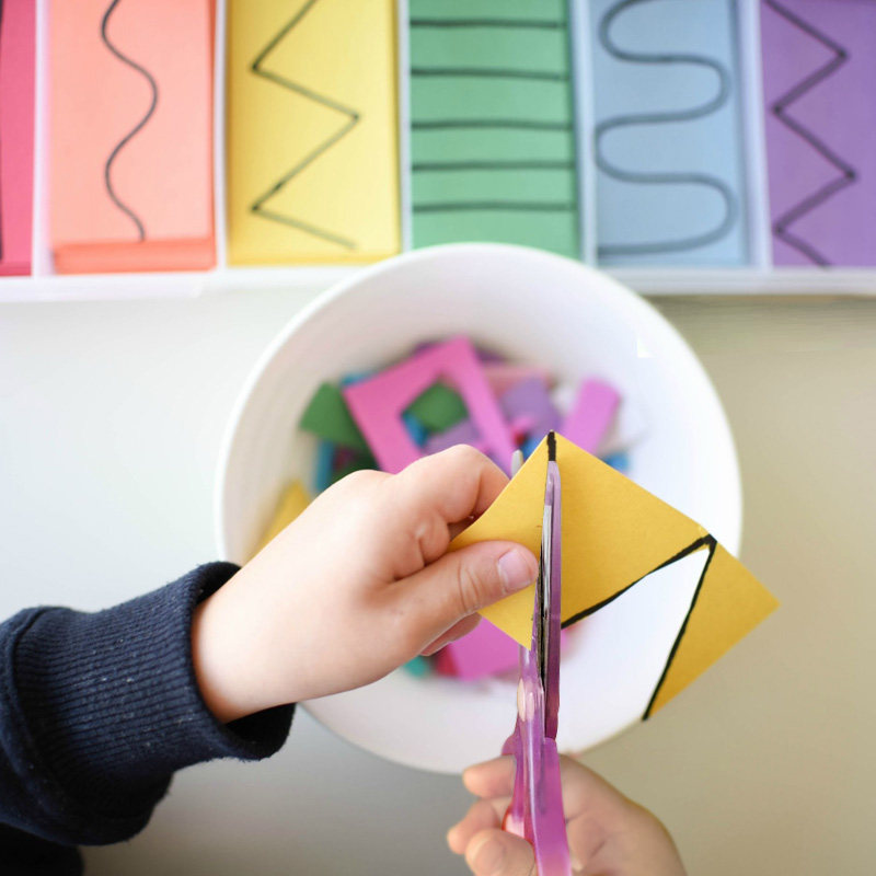 [수입 STAD|스프링 안전 가위] 일본은 오른손과 왼손을 가진 어린이들이 손으로 종이를 자르도록 도와줍니다