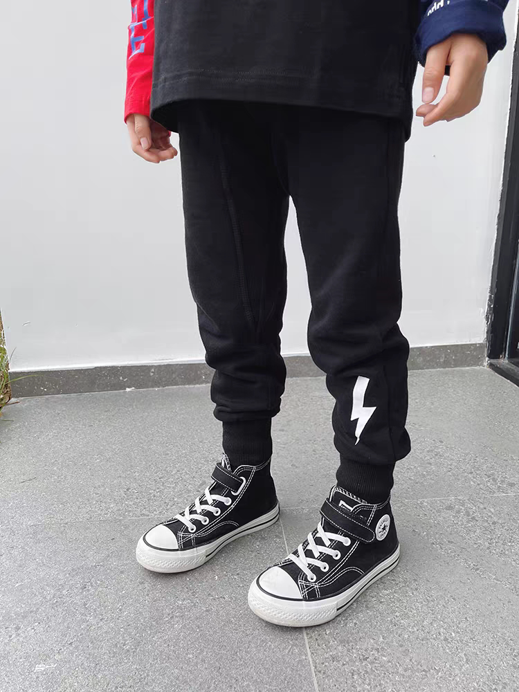 儿童裤子2026春款新品男童女童闪电标运动裤童装