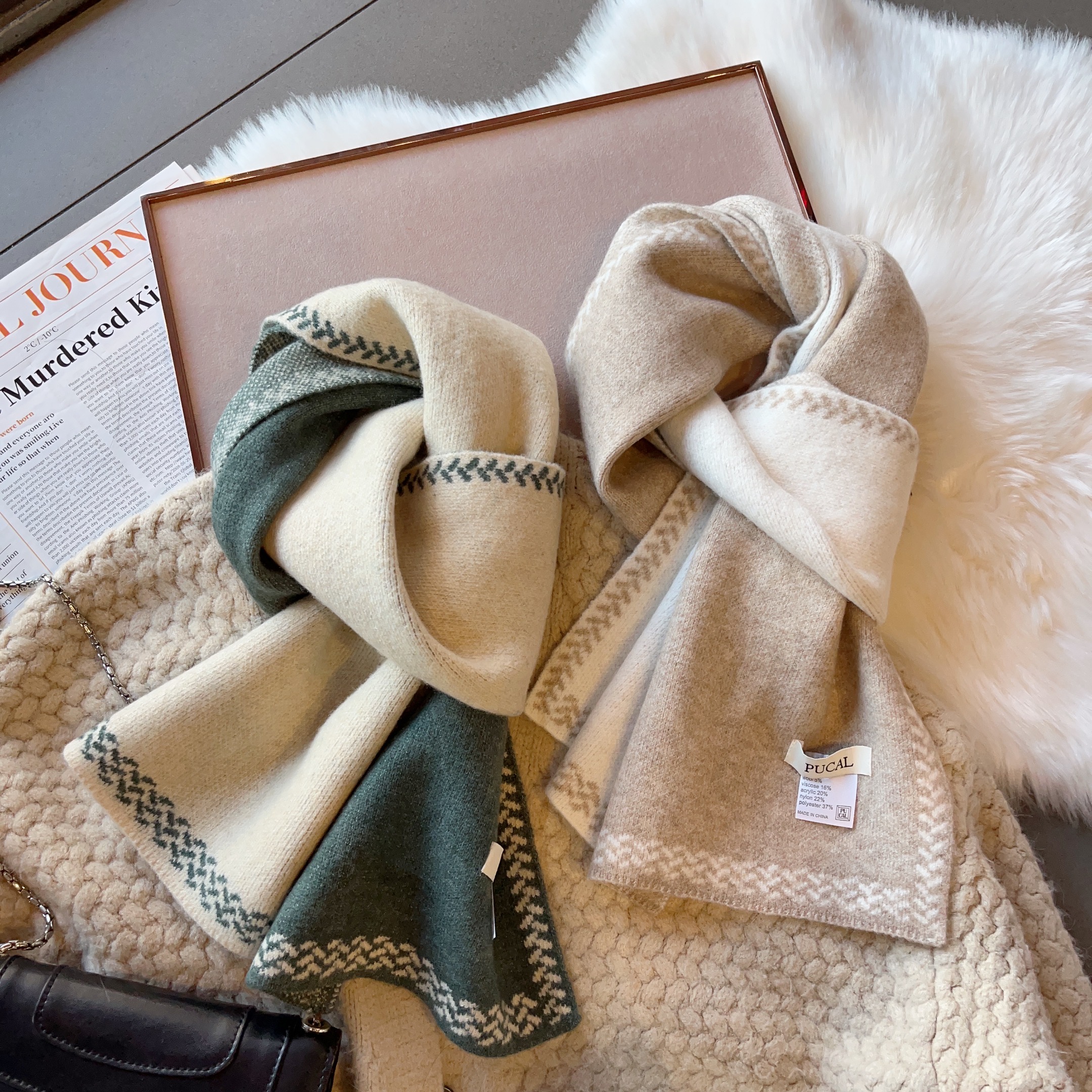 日系显白绿色拼色文艺冬季含羊毛