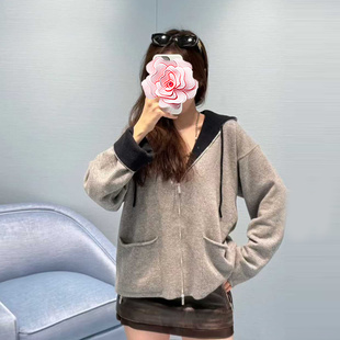 25新款 特惠449 撞色拼接 抽绳连帽 不退不换 羊毛针织开衫 原719