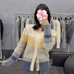 26新款 特惠329 学院风 撞色条纹 不退不换 羊毛针织开衫 原579