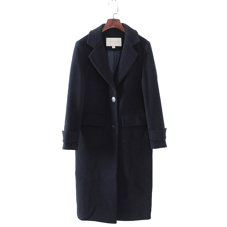 碧系列长款字母绣花毛呢外套