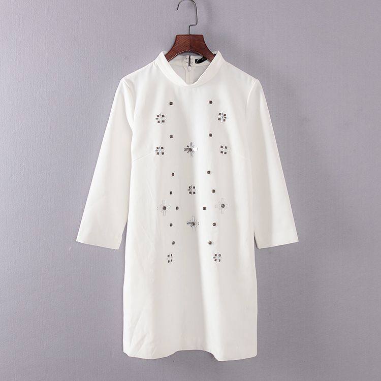 时尚百搭连衣裙纯色钉珠