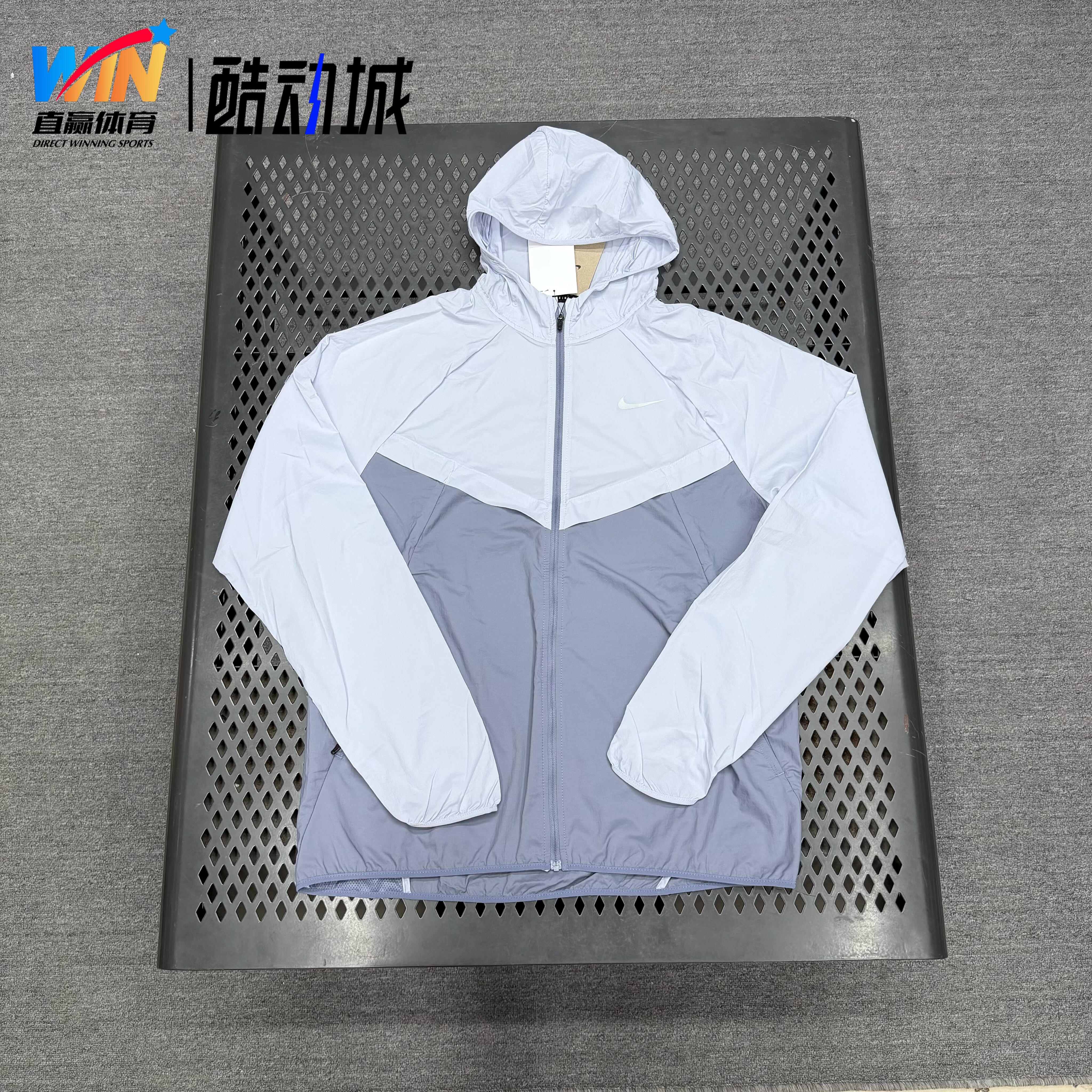 Nike/耐克 Dri-fit速干男子连帽轻薄款跑步运动外套 HV4549-057
