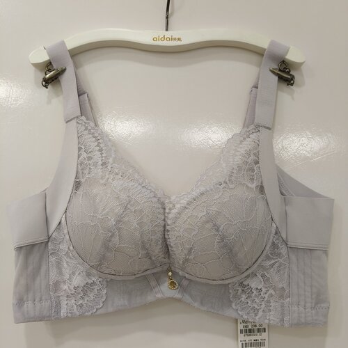 爱戴6758性感蕾丝深V茯苓纱无钢圈内衣3D内托聚拢收副乳调整文胸