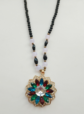 漂亮圆形大花朵吊坠中长款毛衣链