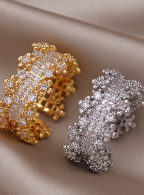 镶钻玫瑰金色漂亮时尚风饰品戒指