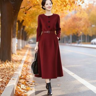 秋冬新款法式复古收腰显瘦气质优雅收腰女士中长款红色连衣裙