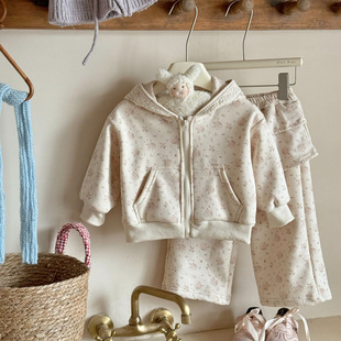 女童韩版加厚套装2025冬季新款儿童百搭碎花加绒上衣裤子两件套潮