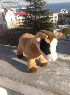 220305意大利品牌仿真站姿棕色小牛公仔出口样品欧美品牌毛绒玩具