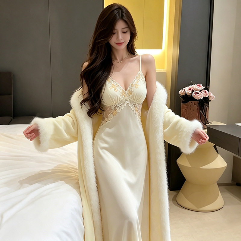 海岛绒睡衣女秋冬款冰丝吊带睡袍睡袍/浴袍