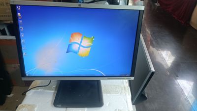 HP  惠普LA2405wg24寸显示器。专业设计显示器 16.10黄金比例