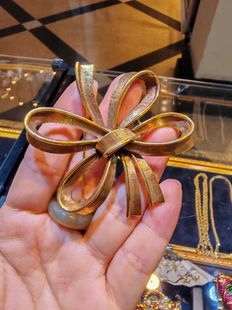 中古Vintage质感很强 金色蝴蝶结胸针