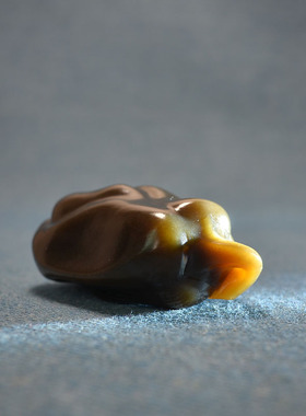 新疆和田玉糖沁籽料辣椒钢板料