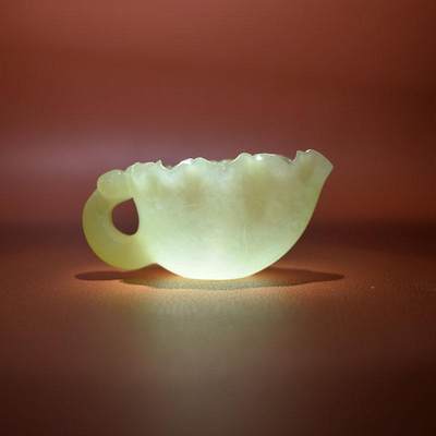 且末和田白玉荷叶茶杯手把件茶道