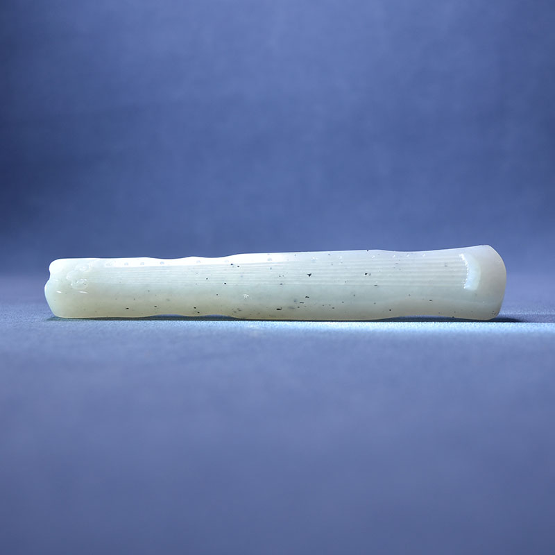 和田玉点墨青花籽料古琴镇纸香插