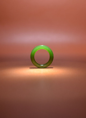 内径15碧玉籽料阳绿戒指挂坠7码