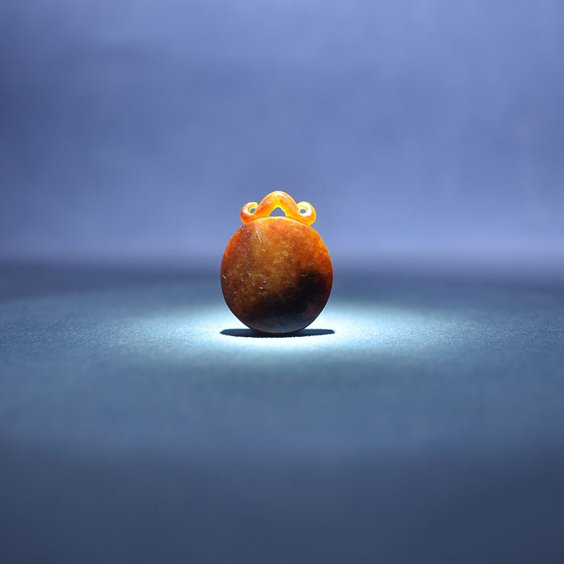 和田玉红皮黄沁籽料如意平安锁