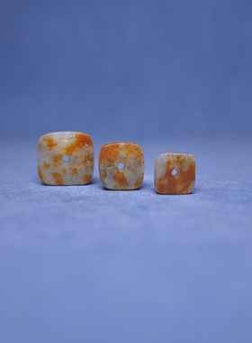 和田玉红皮青花籽料平安扣手牌