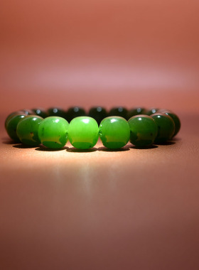 11*12碧玉籽料阳绿老型珠子手串