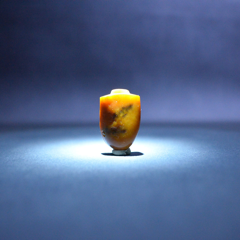 红皮黄沁白玉独籽料箭簇仿古牌子