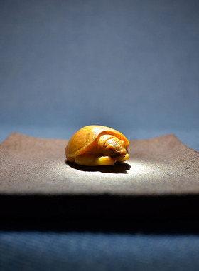 黄沁独籽料甲鱼老鳖腰挂把件雅玩