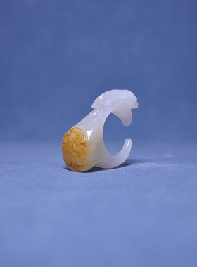 内径20洒金皮白玉籽料兔特色戒指