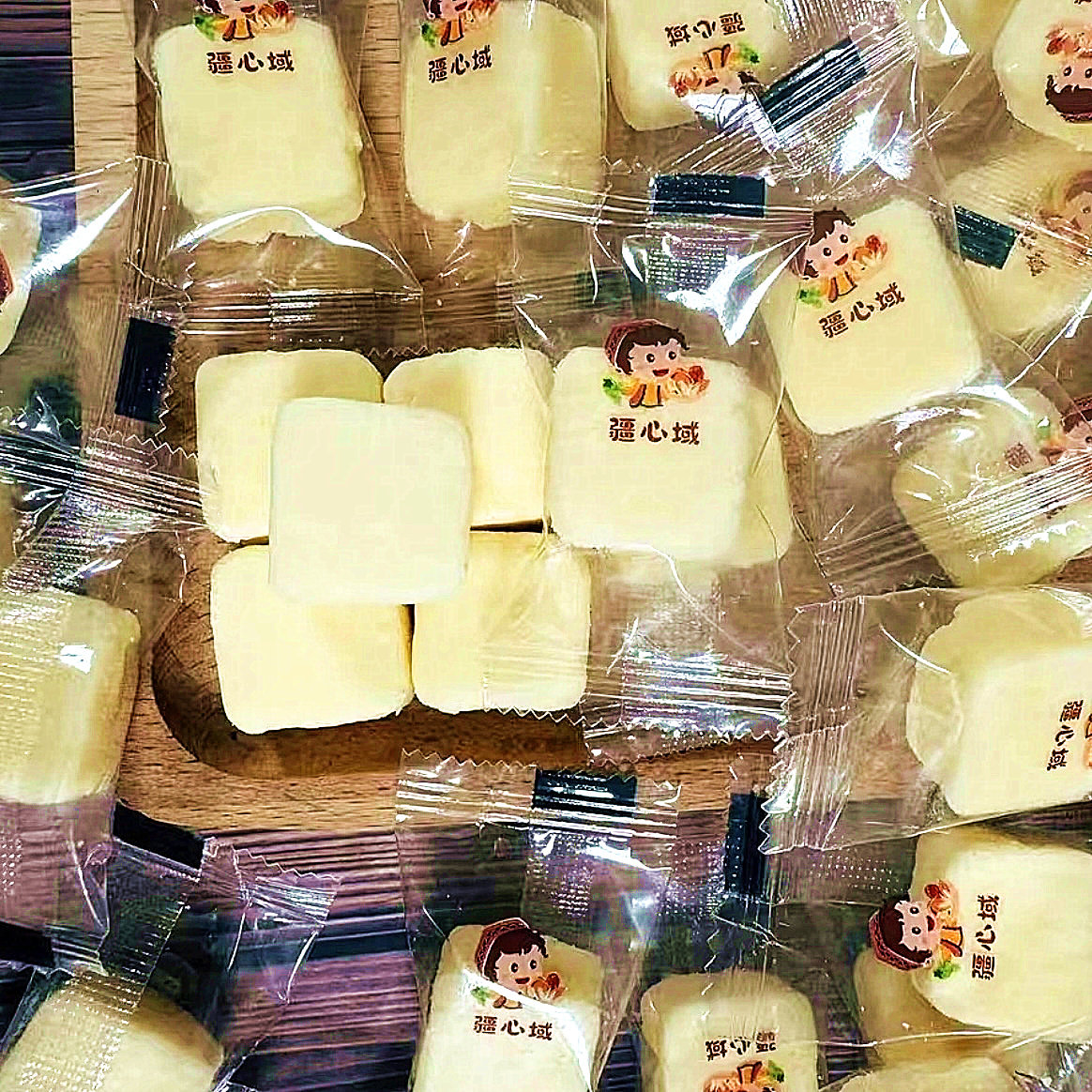 疆心域 益生元乳酪 新疆乳酪小方酪乳酪块奶味浓郁香甜软糯零食,零食/坚果/特产,传统糖果,淘宝优惠券,粉丝福利购,淘宝优惠卷