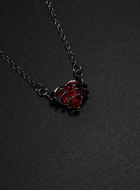骷髅项链女暗黑系小众个性血红爱心鬼爪项链复古哥特个性锁骨链