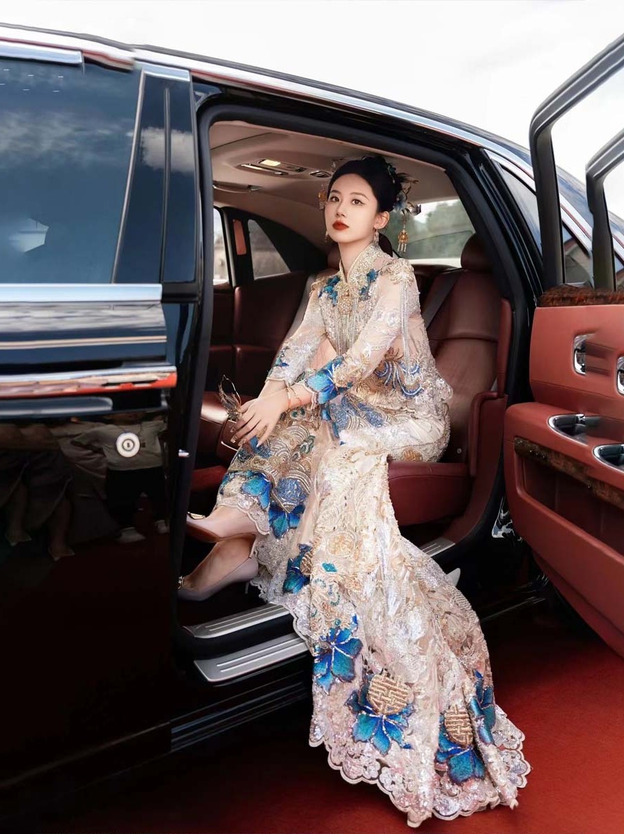 蓝牡丹修身鱼尾秀禾服2023新款重工结婚马来褂新娘奢华出阁礼服