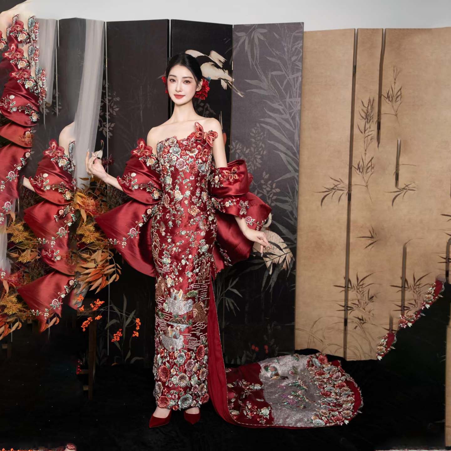 新中式红色牡丹新娘敬酒秀禾服图片