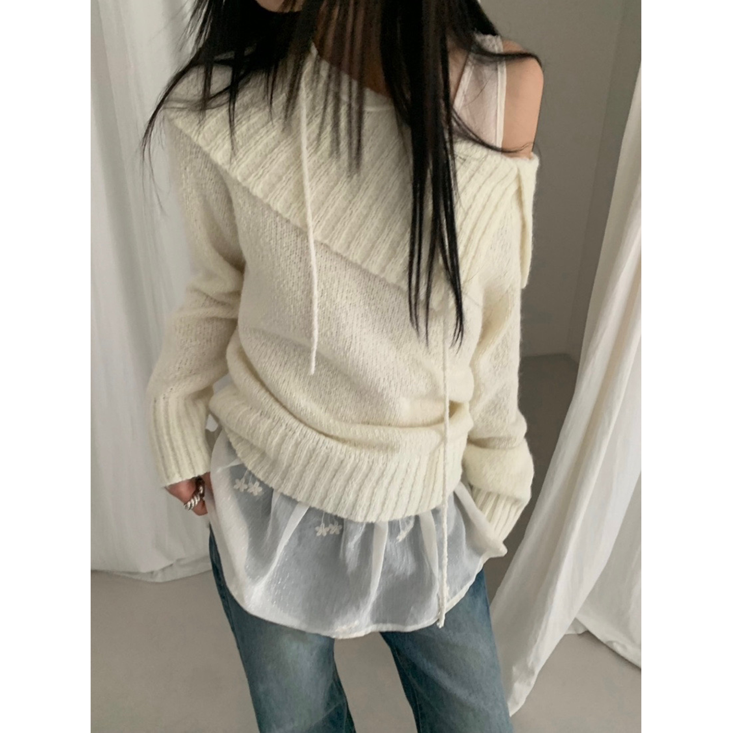 韩国东大门女装2025年秋款新洋气纯色翻领露肩脖带毛衣针织衫女