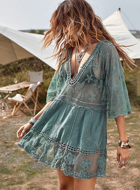 2026新款泰国三亚旅游复古性感镂空蕾丝仙女连衣裙海边度假沙滩裙