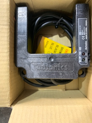 上海现代电梯配件 平层感应器，平层光电BUP-50-HD 全新感应光电