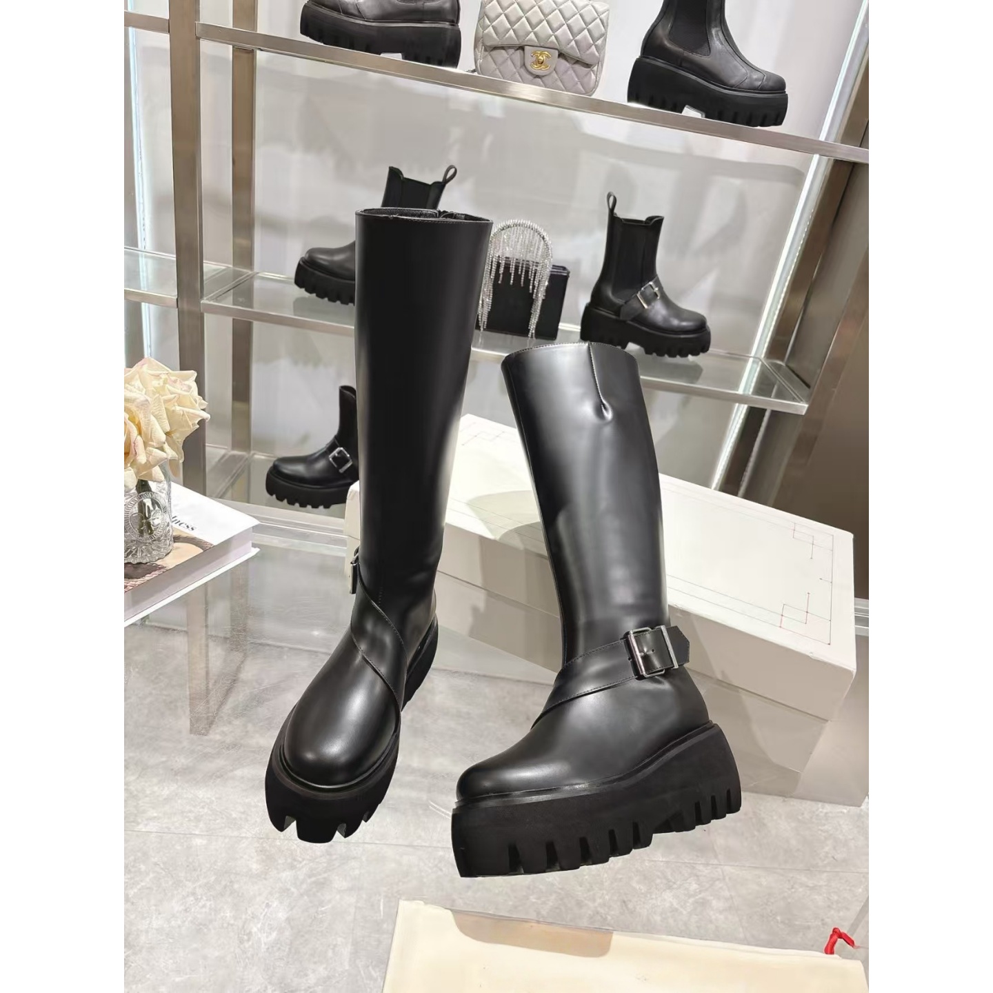 英伦风黑色皮带扣长筒骑士靴女